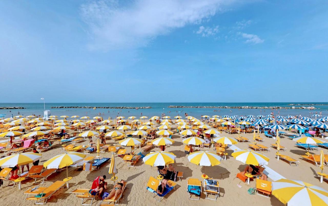 Bell Suite Hotel Bellaria-Igea Marina Exterior foto